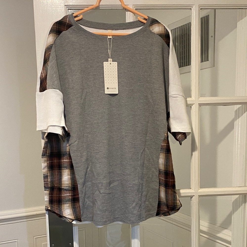 Evaless size2XL top unisex New With Tags
